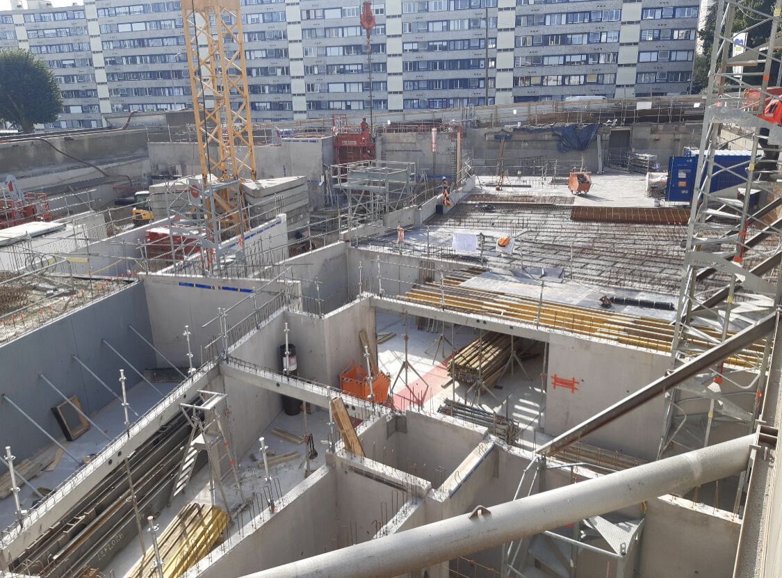 AlainTayar's tweet photo. A #rennes le chantier LE FLORE bat son plein pour construire 102 #logements. Bravo aux équipes #CardinalEdifice pôle bâtiment du @groupe_NGE qui à date, a déjà une semaine d’avance sur son planing…
🙏🏻🙏🏻🙏🏻
Merci à notre #client @Bouygues_Immo pour sa confiance renouvelée https://t.co/uFkRWVmzzK