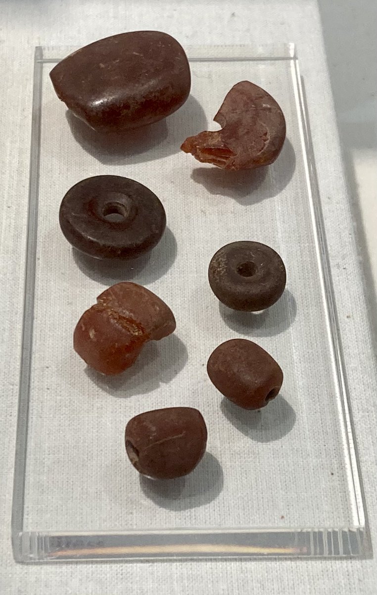 ServiliusPulex's tweet photo. Amber beads from @RomanCaerleon These were found with a cremation burial in the cemetery north-east of the fortress. 2nd century AD. @Amgueddfa_Learn #TombTuesday #RomanArchaeology #Isca #Caerleon #LegIIAug #Wales https://t.co/SxJbTO6XSG