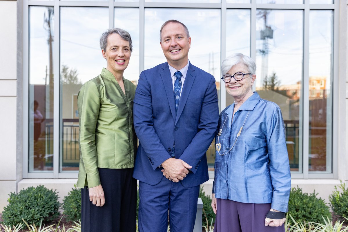 JHUNursing's tweet photo. You can now watch Dr. @JasonFarleyJHU's ceremony installing him as the Inaugural Leadership and Innovation Endowed Chair, or look through the photos https://t.co/0huqKS6aoe https://t.co/75BgmmGnQa