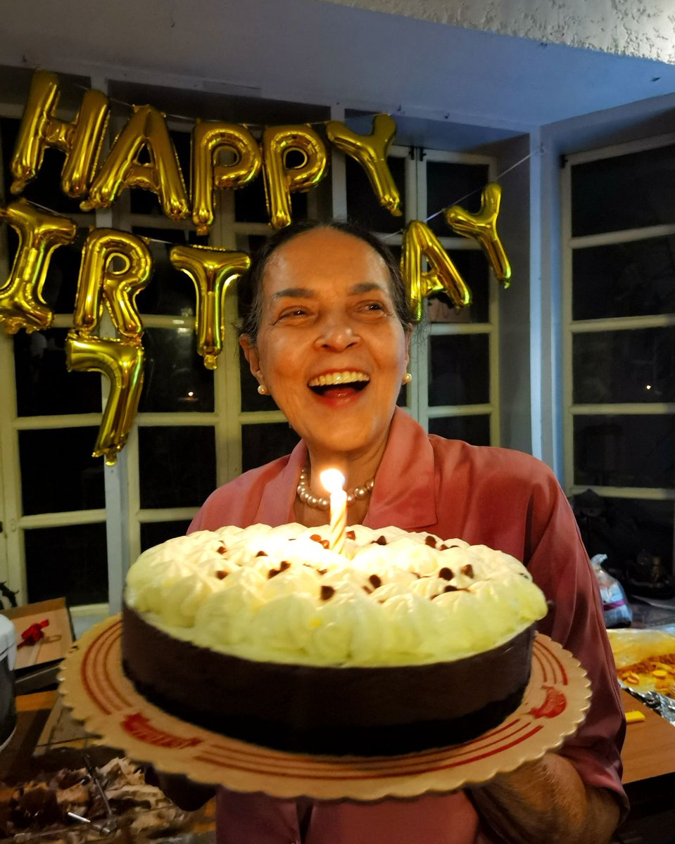 Gina Pareño tweet media