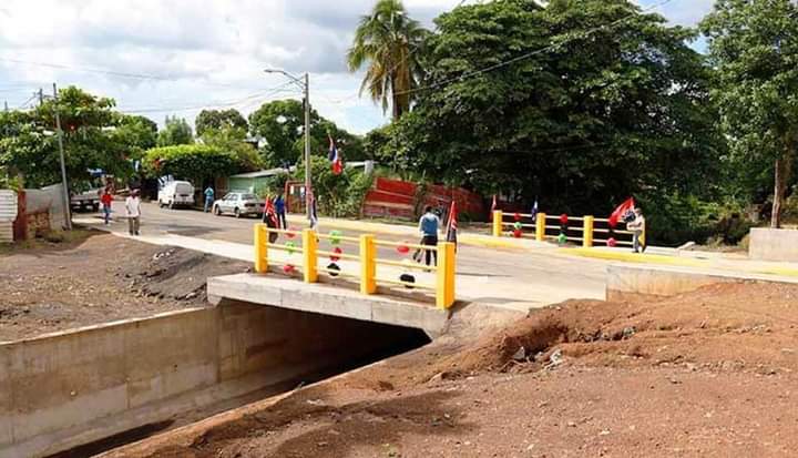 Las familias del barrio Pablo VI, en el Distrito III de Managua, hoy viven en mejores condiciones de acceso, con las nuevas obras de mejoramiento vial que inauguró el gobierno Sandinista a través de la Alcaldía de Managua. #TodosJuntosAMatricularnos #PLOMO19 @pilarte_lester