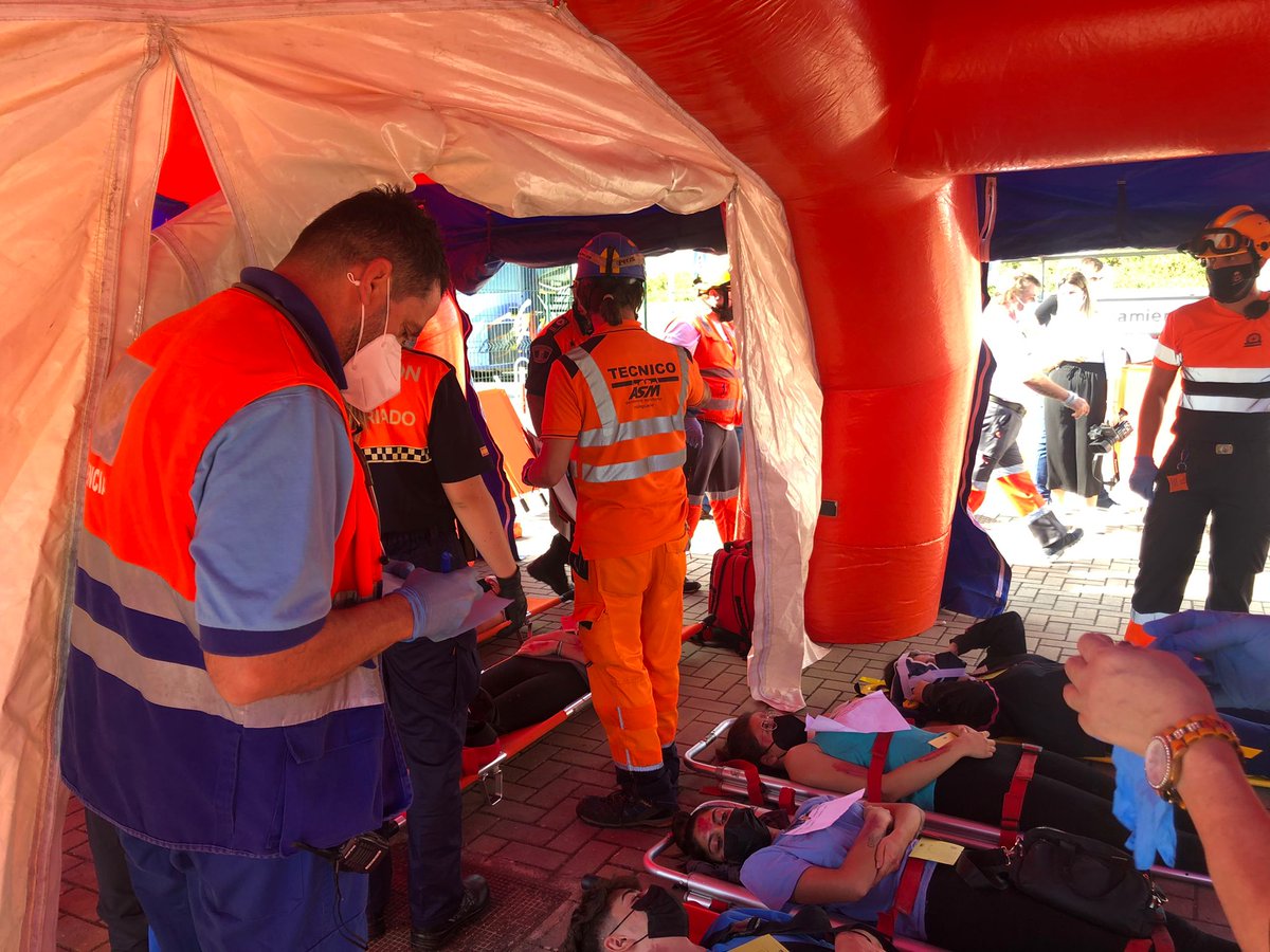 📌#Simulacro #RespuestA21 desarrollado en #EstaciónSantaAna #ANTEQUERA   tras el movimiento sísmico.  Con la participación de <a href="/Adif_es/">Adif</a>, <a href="/AytoAntequera/">Ayuntamiento de Antequera</a>,
<a href="/061EPES/">@061Andalucia</a>
<a href="/CREMalaga/">Cruz Roja Málaga</a> <a href="/E112Andalucia/">EMA 112</a>, <a href="/policia/">Policía Nacional</a>, <a href="/cpbmalaga/">CPB Málaga</a>,  <a href="/PCFuentePiedra/">P.Civil Fte.Piedra</a>, <a href="/PCampillos/">patrick campillos</a> <a href="/Pc_Teba/">Protección Civil de Teba</a> <a href="/PCivilAntequera/">Prot.CivilAntequera</a>