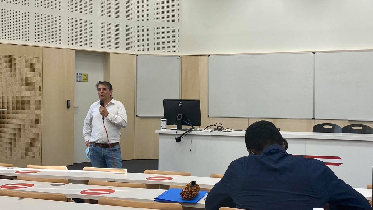 [RS] 📣 Aujourd'hui, Marc <a href="/cervennansky/">Marc Cervennansky</a> explique aux M1 sa fonction de responsable web et réseaux sociaux à <a href="/BxMetro/">Bordeaux Métropole</a> : "C'est un métier qui nécessite d'être en évolution permanente"

#communication #numerique #ubmontaigne