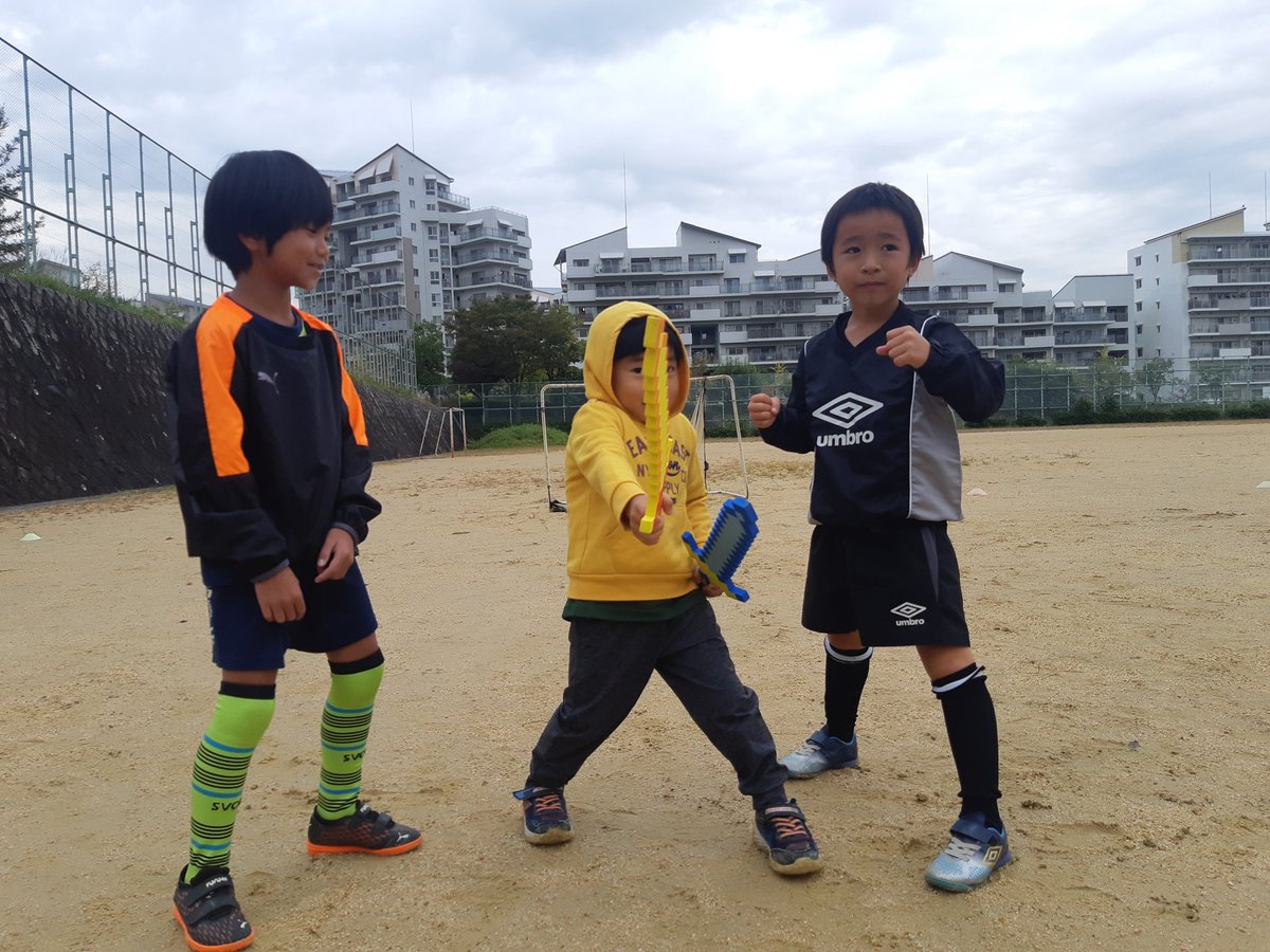ASL24183774's tweet photo. これが僕のサッカースタイル😁
今から本気でサッカーやるぞ😆
#木津川市 #木津川台 #城山台 #光台 #相楽台 #兜台 #精華町 #精華台 #LeoSelect #年中さん #少年サッカー #幼児クラス #サッカーの導入 #絶対負けられない戦い #戦い方間違ってるよ #楽しければいいや https://t.co/FkxHG0KBU5