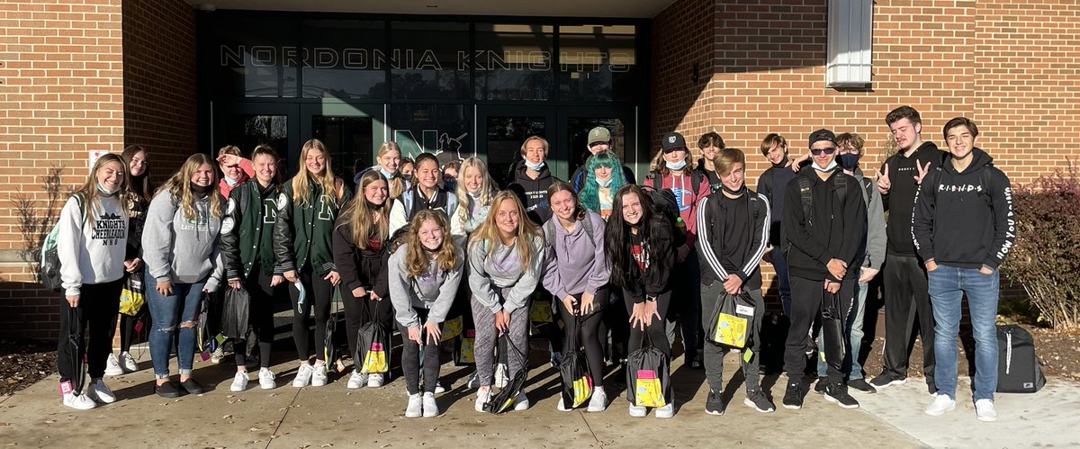 colemanbio414's tweet photo. #nordoniaforensics visiting the Ohio Bureau of Criminal investigation. Learning about forensic specialties: Chemistry, DNA, Latent Fingerprints, and Firearms. Great group students! @JoeSuperintend1 @CaseyGWright @ToddStuart1 @MattStrick11 @KatelynKellerm3 @mya_sopata https://t.co/7hQFlFpYXH