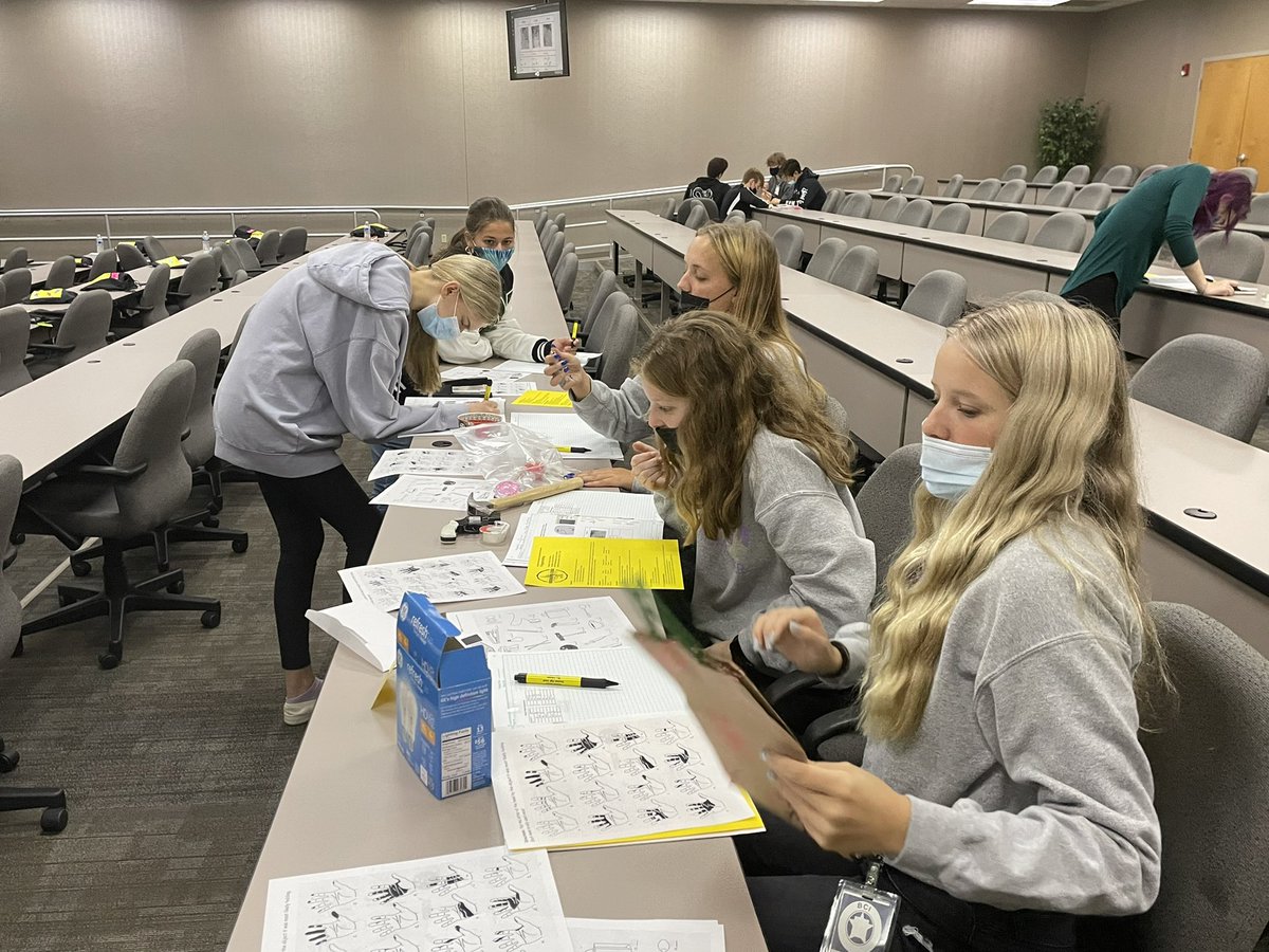 colemanbio414's tweet photo. #nordoniaforensics visiting the Ohio Bureau of Criminal investigation. Learning about forensic specialties: Chemistry, DNA, Latent Fingerprints, and Firearms. Great group students! @JoeSuperintend1 @CaseyGWright @ToddStuart1 @MattStrick11 @KatelynKellerm3 @mya_sopata https://t.co/7hQFlFpYXH
