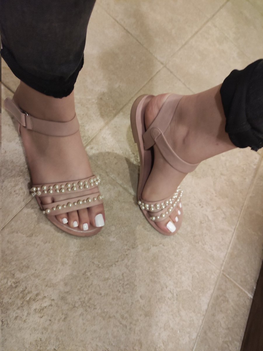 Do you want to see these feet doing Footjob and being worshipped? My Onlyfans is 50% off. Take advantage of it, there are only two days left💕 
onlyfans.com/teamfootmodels…