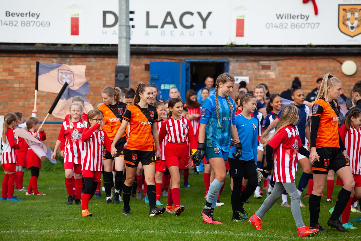 Number 1 - Abi Wallace 🧤⚽️

Clean sheet &amp; player of the match award on Sunday for 17-year-old Abi! 🐯

Some fantastic saves &amp; reflexes to earn the Tigresses a point!

🤝🏻 @PPHullCity + Patricia 
🤝🏻 <a href="/Awards_FC_/">Awards FC</a>
🤝🏻 Holy Brunch - <a href="/hullskitchens/">HullKitchens</a>

#TigressWay | #OneTeamOneDream