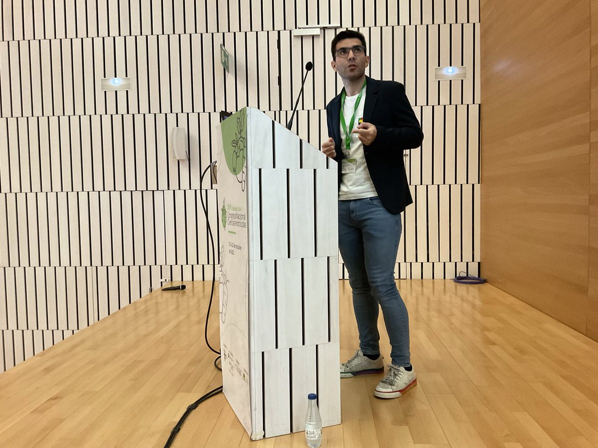 mariajodem's tweet photo. Trabajos del grupo de #almendro #almond #amandier #amandes #variedades #scion @beaforta #portainjertos #rootstocks @Al_Montesinos en la sesión de #mejora #genética 🧬 del @CITAAragon en congreso de la @SECHorticolas en Cordoba https://t.co/dMdFehU8yX