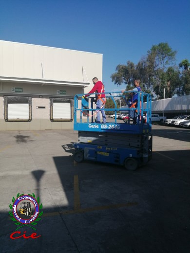 CIECapacitacion's tweet photo. 18 / octubre /2021  #Curso de #capacitación Operación segura de Plataformas Elevadoras Tipo Tijera. 
Empresa: Empacadora de #aguacate RV
 Planta: #Uruapan #Michoacán 
#CapacitaciónCIE #STPS https://t.co/PcCqsq7KzM