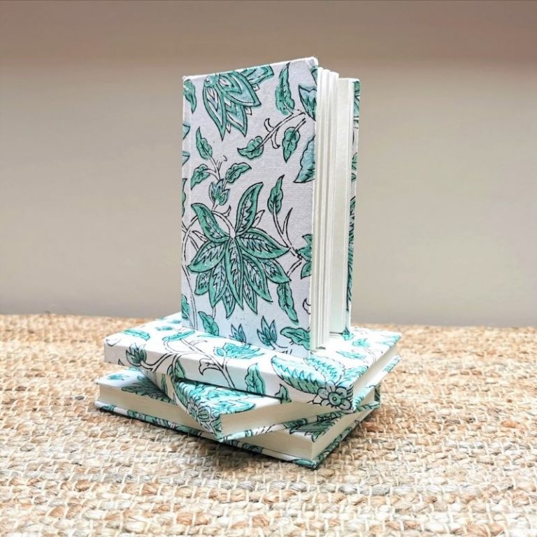 Did you know that the first wedding anniversary is 'paper'? You could gift a beautiful, ethically made notebook that helps to ensure fair pay for our artisans ♥
#CinnamonJunction #SlowFashion #EthicalFashion #WhoMadeMyClothes
