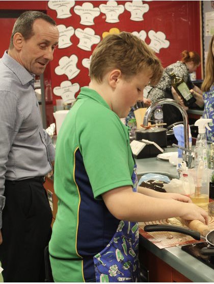 MaidaValeFood's tweet photo. Some more action shots of our #SBFutureChef #school heat yesterday. #maidavaleschool https://t.co/q2T4t6ZXvZ