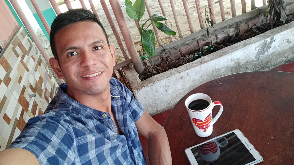 daniel_Iqt's tweet photo. El amor y otras adicciones.
#CaféPeruano #CaféDeOxapampa #SaborNatural #MarcaLocal https://t.co/aXPORCAEwu