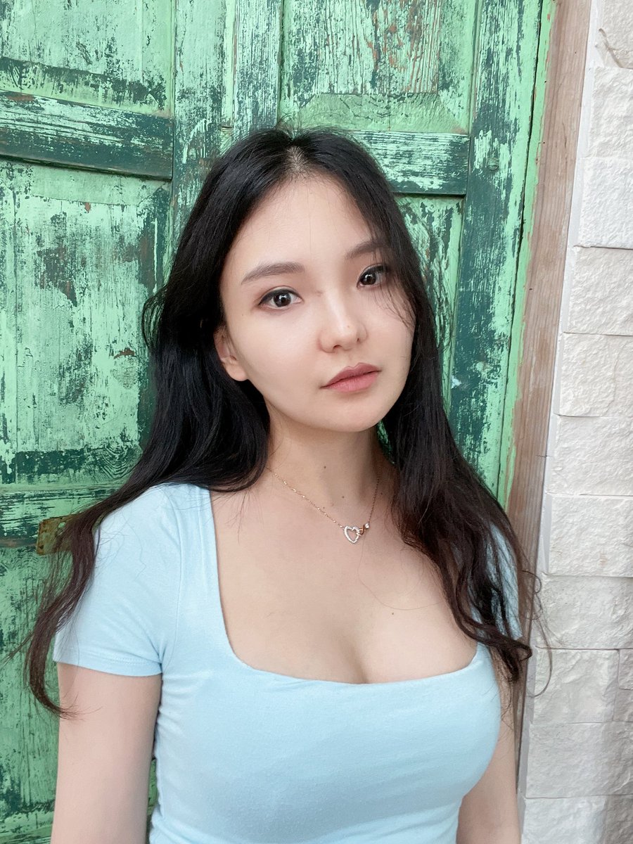codemiko's tweet photo. Interviewing technician today at 12:30pm pt!!! She’s still taking questions! Reply here! https://t.co/pnVCcVa2ab