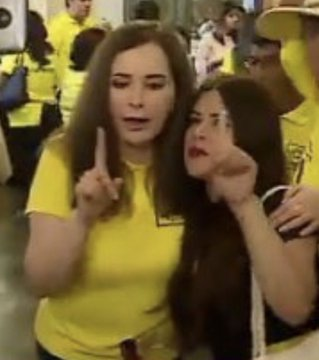 lolalora_'s tweet photo. La Resistencia esta protegida y avalada por partidos políticos como el de Fuerza Popular y Renovación Popular (ex Solidaridad Nacional), comparten las mismas ideologías fascistas, racistas, extremistas y autoritarias. 
Los hechos hablan por si solos. https://t.co/KsC5ceZYWk