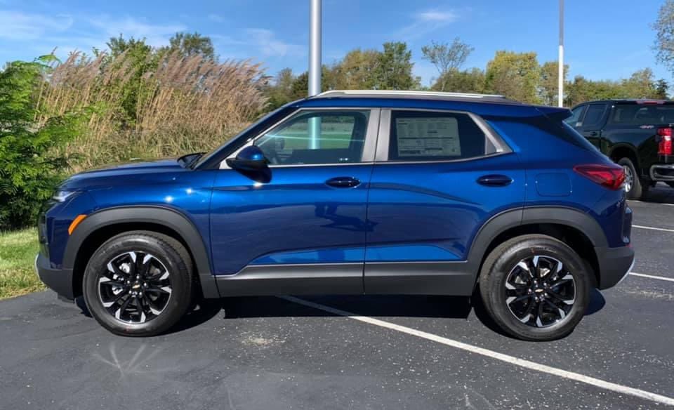 2022 chevy trailblazer blue