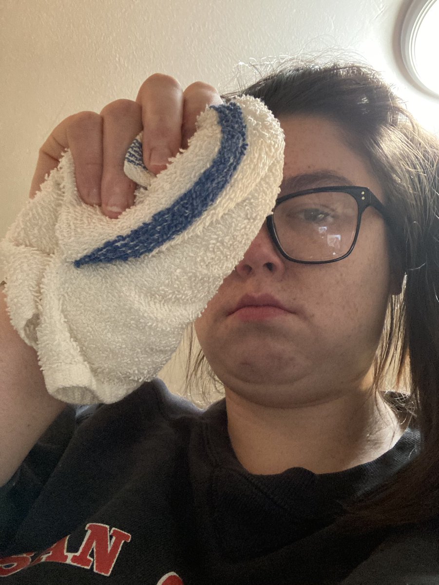 arkayehs's tweet photo. never doing dishes again 🙂👍🏻 https://t.co/jn3527QAE3