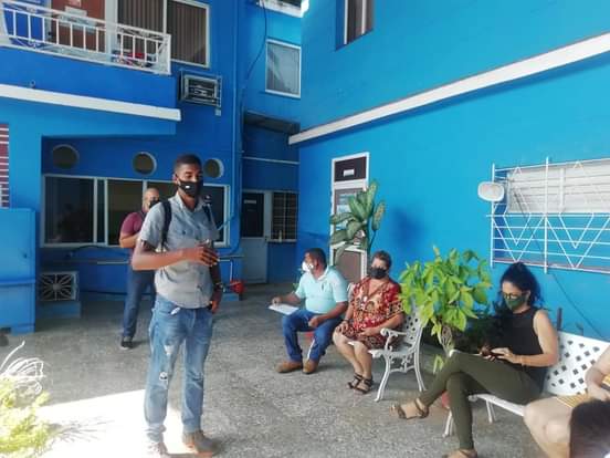 Se realiza encuentro con los jóvenes y el secretario de la juventud de nuestro municipio. Contando con el compromiso de nuestra Dirección en el apoyo en todas las actividades. 
#EMAROHO #VamosPorMas #ACubaPonleCorazon