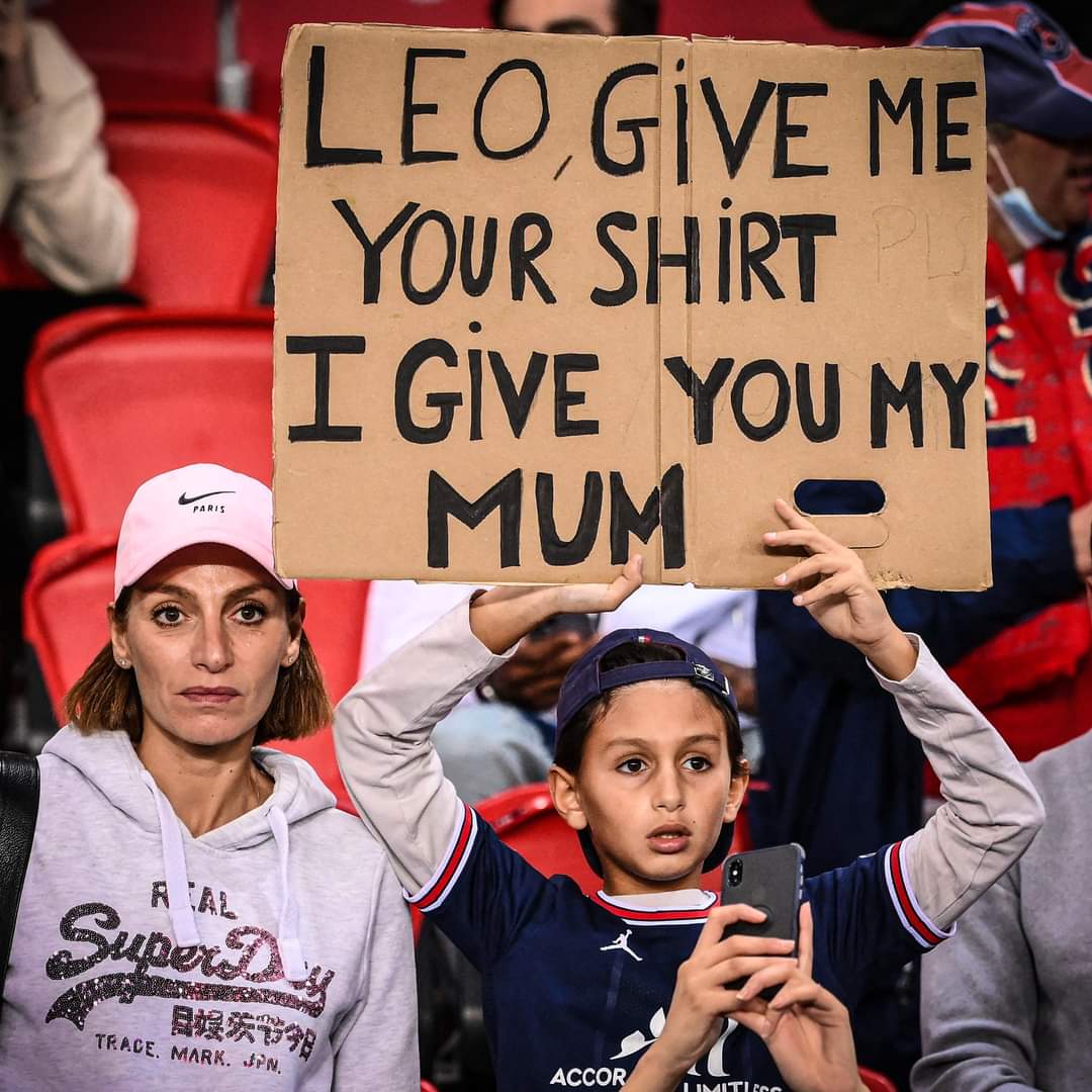 leo_sandip's tweet photo. This kid's putting everything on the line to get Messi's shirt 😂😍🤗😃😃.
#Messilover😍❤️😍 https://t.co/FA0BAaaNA1