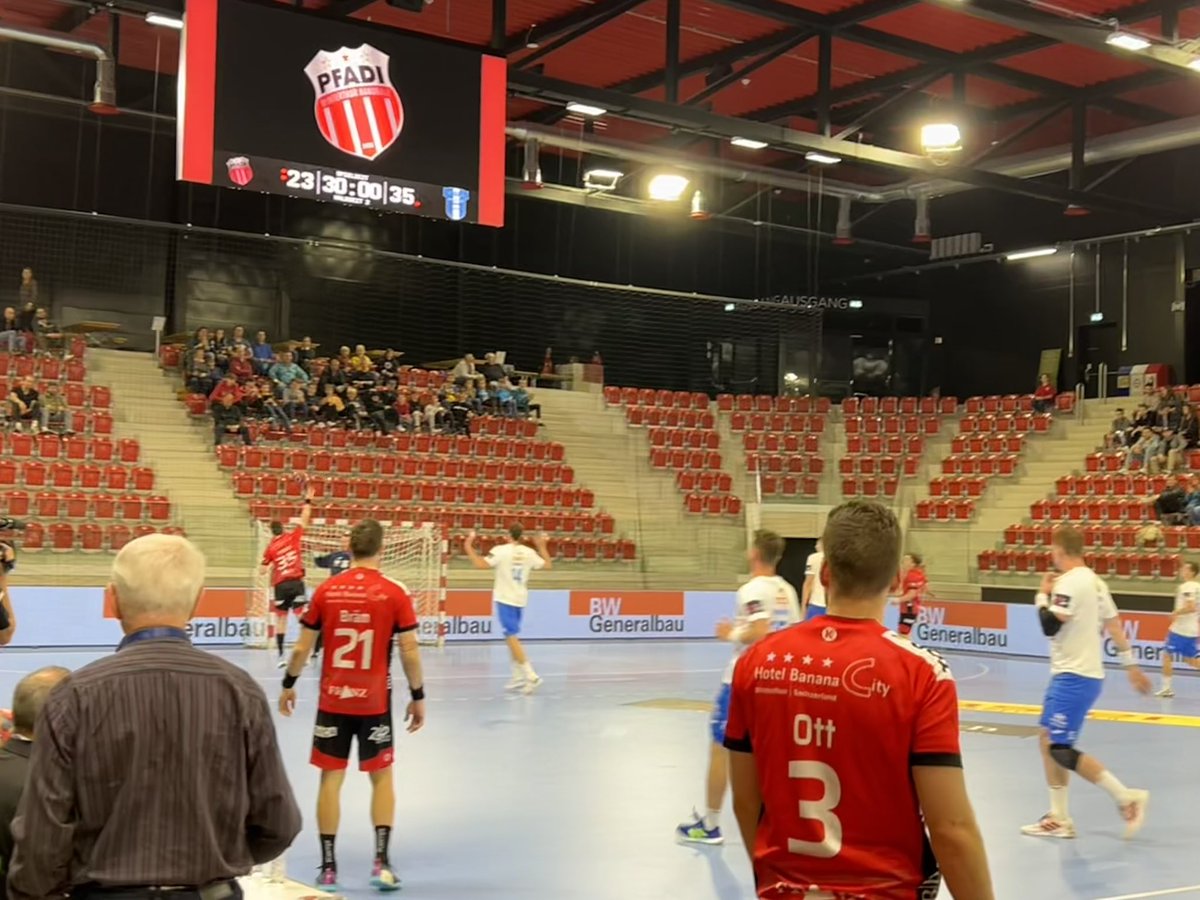 Harter Brocken für Pfadi Winterthur in zum Start der Gruppenphase der European Handball League. Der Vice-EHF-Meister Orlen Wisła Płock aus Polen musst beim deutlichen 23:35 Auswärtssieg in der AXA-Arena nicht ans Limit gehen.
#PfadiWinterthur #QHL #EHL
#Winti #Medbase #HoppPfadi