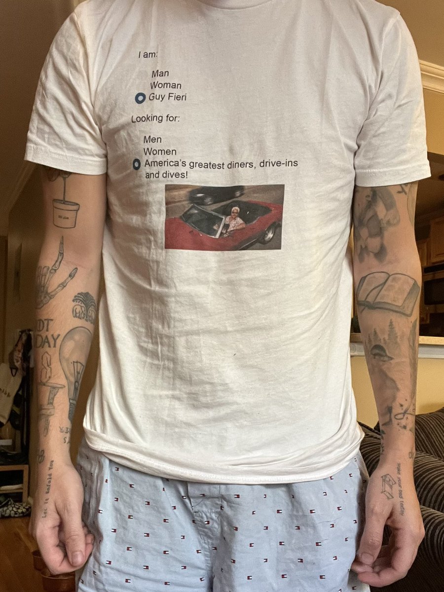 BaileyCarlin's tweet photo. this is a good shirt https://t.co/rZoJ0u9N8O