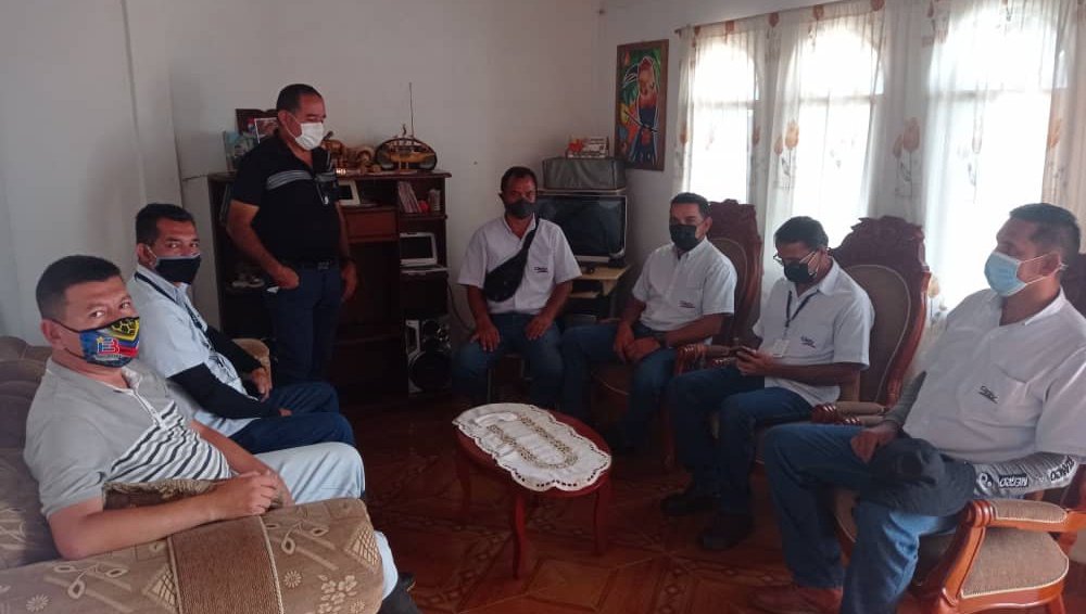 PsuvOrgTa24's tweet photo. Nuestro próximo #Alcalde #McpioFcodeMiranda @AnthonyCartier reunido con ingenieros y técnicos de Cantv, informando del trabajo y bondades de la fibra óptica, reconociendo el esfuerzo y gestión del próximo Gobernador @FreddyBernal @PSUVTachira #OlaDeSolidaridadPorAlexSaab https://t.co/SzVefvT3bO