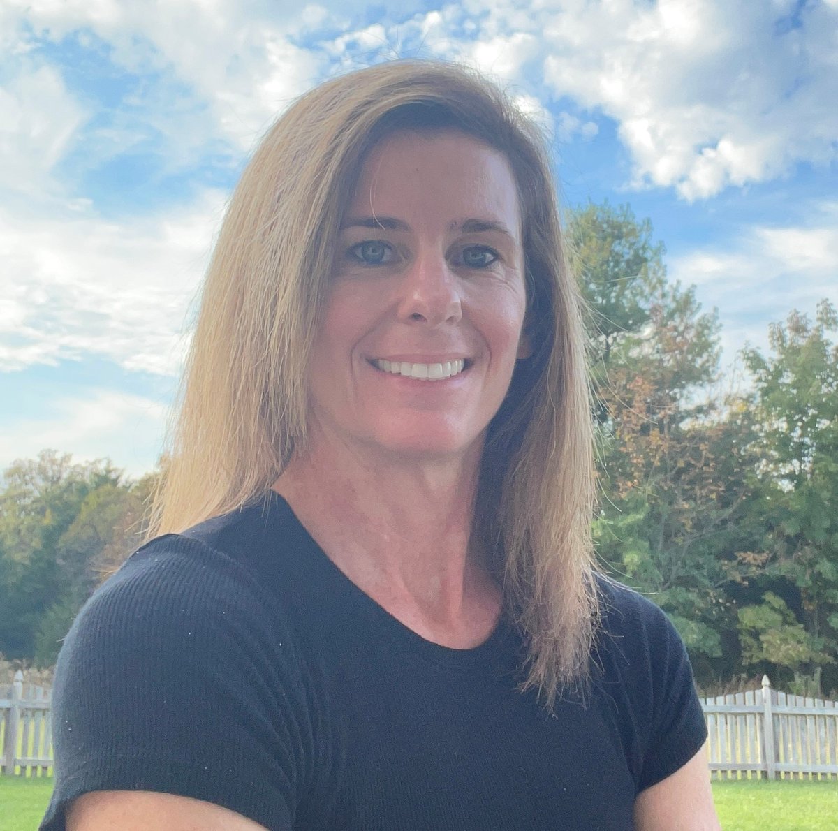 kobham's tweet photo. Congratulations to @TMobile Government Affairs’s @MRPainter22 for being named to the Commonwealth of Virginia’s 9-1-1 Services Board! I’m thrilled she’ll be bringing her valuable insights and expertise to benefit statewide in Virginia. https://t.co/w1oUZPnPEW https://t.co/UeaQDzcNK9