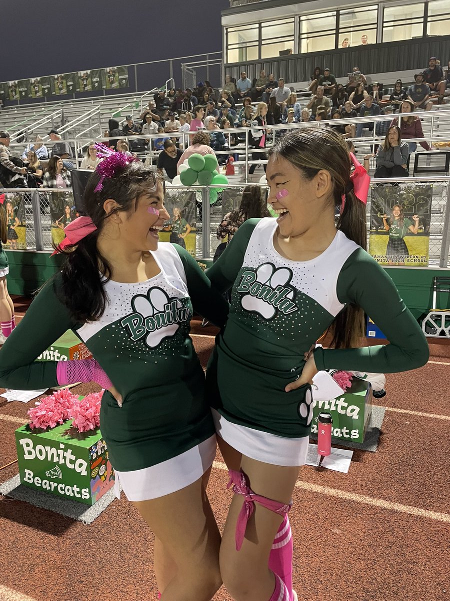 SpiritBonita's tweet photo. We are finally getting a chance to announce our captains for 2021-2022! Varsity Cheer: Billie F, Brooke S and Justine O. Varsity SongPom: Annelise Q and Kaylee H. Lower levels: Brooke J, Kaylee R and Sophia S. Congrats ladies🥳We are lucky to have you!!🐾💚 https://t.co/raS0alFTNL