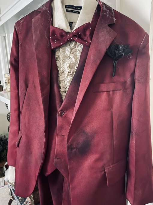 Finished the Beetlejuice costume I&rsquo;ve been working on for an 80s prom party this weekend. Pleased with