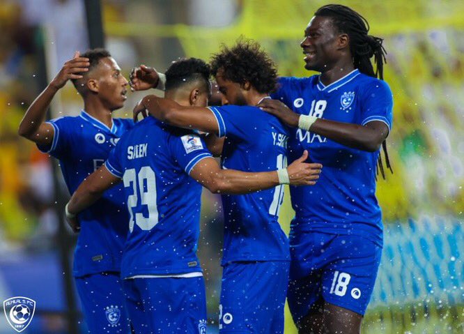 g_Alald24's tweet photo. #الاسيويه_صعبه_قويه

ألف ألف مبارك لجميع عشاق #كبير_آسيا التأهل للنهائي الثامن على مستوى دوري أبطال آسيا في طريقه لتحقيق اللقب الآسيوي الثامن .. افرحوا وافخروا بهذا الهلال الذي أثبت أن على غيره، وأنه الأقدر على ترويضها وإخضاعها وإرغامها على أن تأتيه منقادة إليه تجرجر أذيالها! 💙 https://t.co/J0Qr8r0aSv