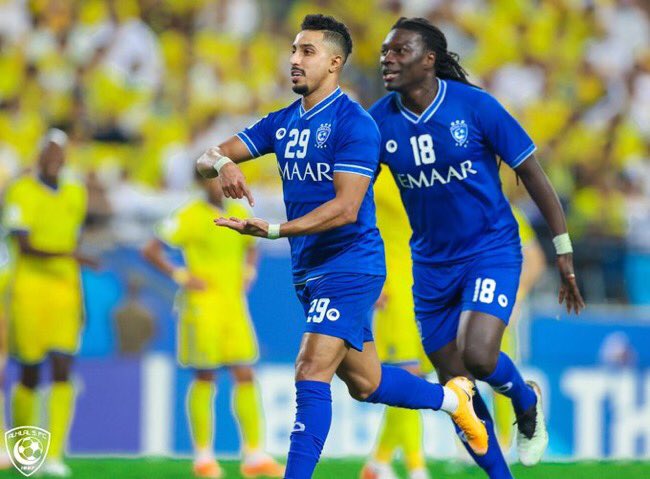 g_Alald24's tweet photo. #الاسيويه_صعبه_قويه

ألف ألف مبارك لجميع عشاق #كبير_آسيا التأهل للنهائي الثامن على مستوى دوري أبطال آسيا في طريقه لتحقيق اللقب الآسيوي الثامن .. افرحوا وافخروا بهذا الهلال الذي أثبت أن على غيره، وأنه الأقدر على ترويضها وإخضاعها وإرغامها على أن تأتيه منقادة إليه تجرجر أذيالها! 💙 https://t.co/J0Qr8r0aSv