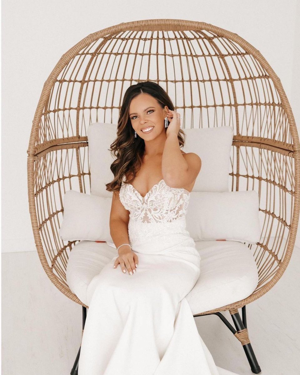vanderveldemode's tweet photo. Just so swoon-worthy! 🤍 #vowsinvandervelde #weddingdress https://t.co/khrIXeXD73