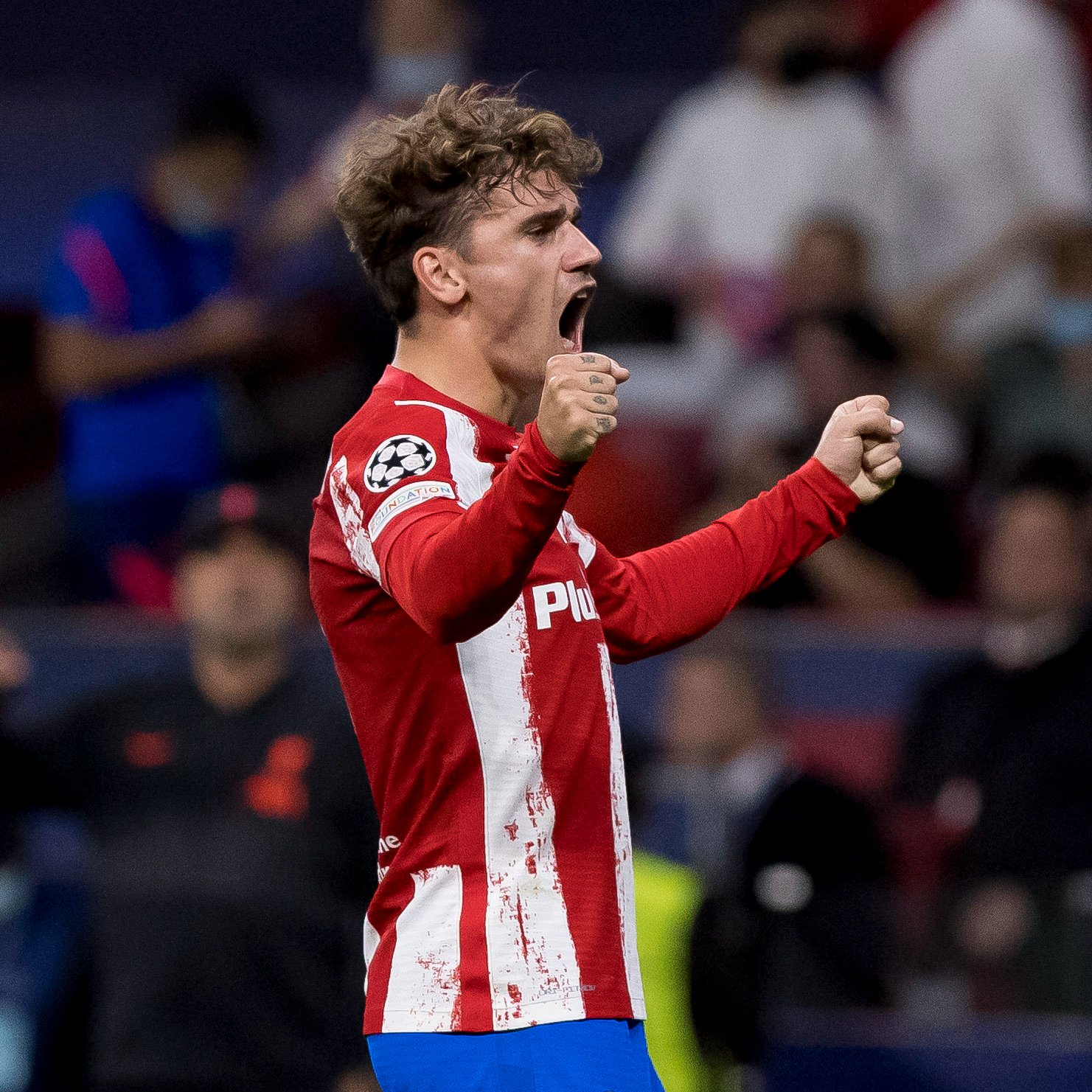 Griezmann in liverpool shirt hotsell