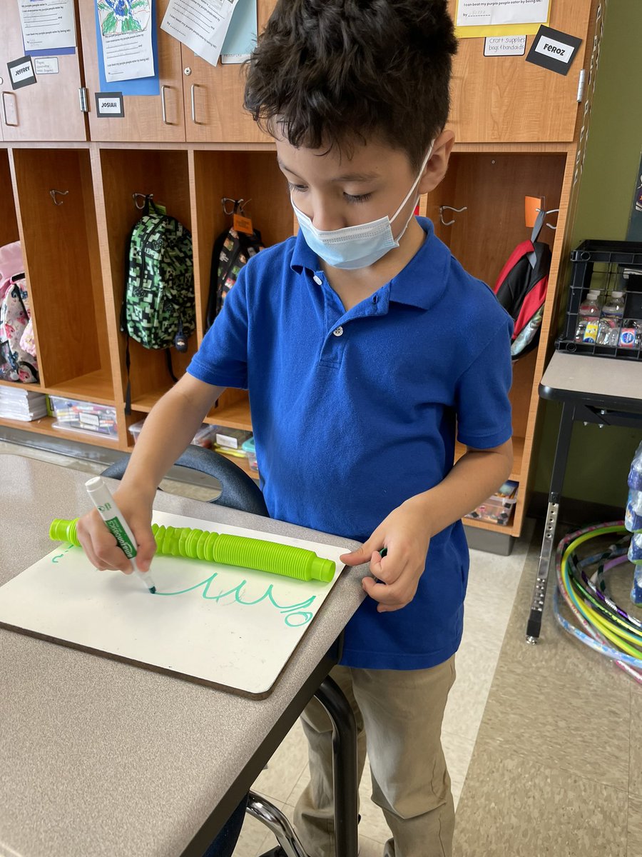 ExcELLinthird's tweet photo. Multiplication was poppin’ today in 3rd grade! Students represented equations in popcorn groups, pop tube number lines, pop it arrays, lollipop t charts, and with pop n’ roll practice dice #fluencyisfun https://t.co/voboH8hFNc