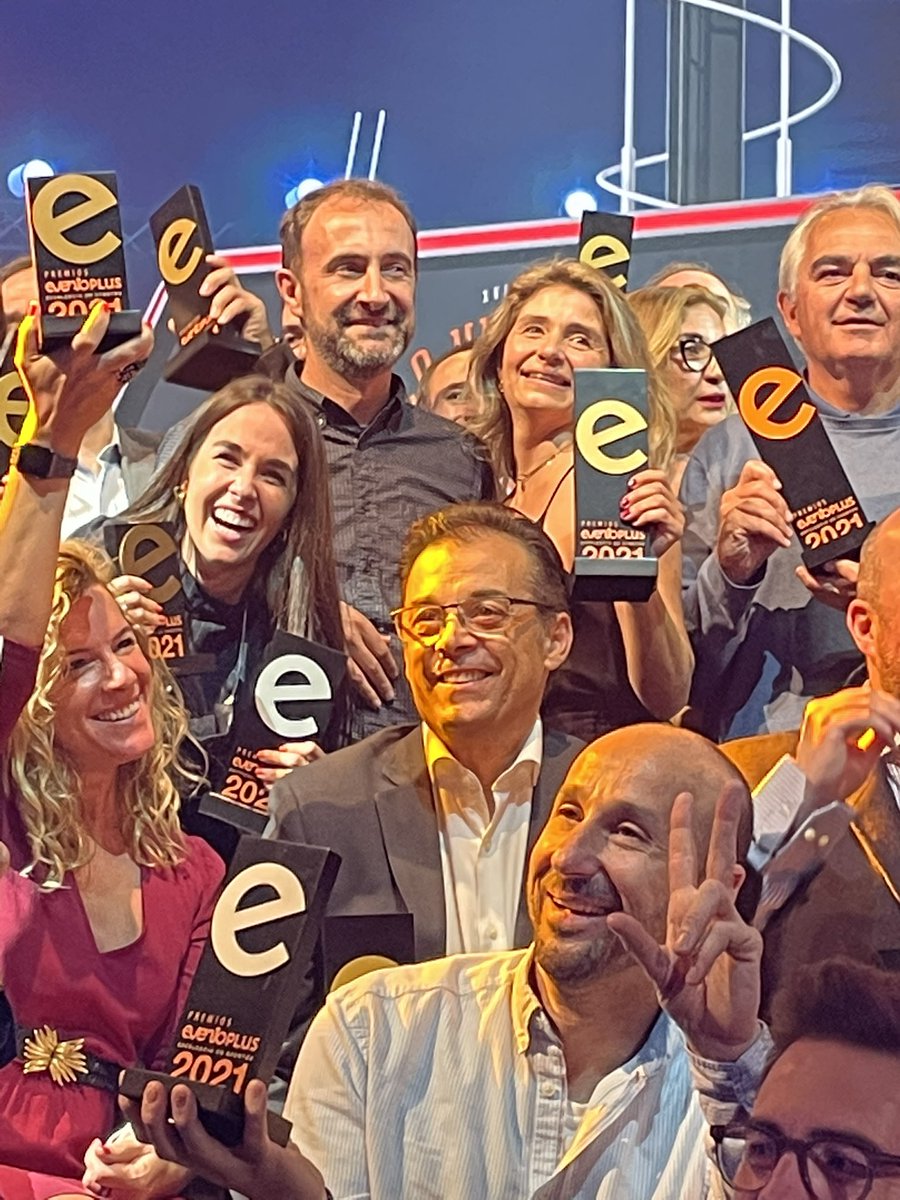 EventsAgora's tweet photo. Lo hicimos!!! Nos alzamos con el primer premio a la mejor convención 2021! @scaic_cat @EliCarnice @EliCarnice @avvideo_net #Premioseventoplus https://t.co/kBrUXGIxC8