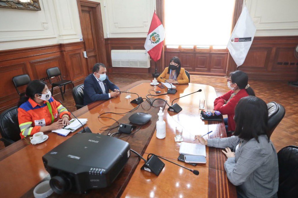 La #BancadaJP ratifica su respaldo al Gabinete presidido por <a href="/MirtyVas/">Mirtha Vásquez</a>. Defendemos la gobernabilidad y el proceso de cambio para que el gobierno cumpla con implementar la #IIReformaAgraria, reactivar la economía, garantizar salud, retorno seguro a clases y masificación del gas.