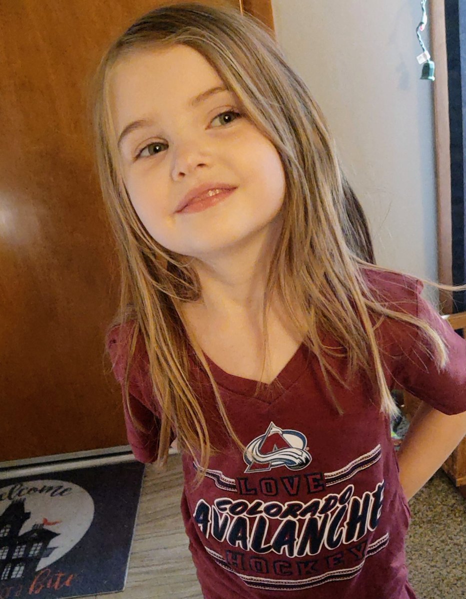 ThunderrrGrowl's tweet photo. #Kinnon loves the early @Avalanche games cuz she gets to watch her boys before bedtime, and even better.. @Mackinnon9 is back tonight! #GoAvsGo https://t.co/myoDjLv4Nq