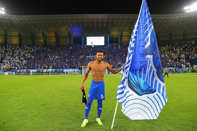 3faas's tweet photo. من حقنا نركز الاعلام 
ولا أنخلق من يحاسبنا 

واللي يقول الوعد قدام
نجيه ويشوف وش جبنا 

واذا أنشرى ملعب الاحلام
الارض تبقى ملاعبنا https://t.co/40GMs9hmiy