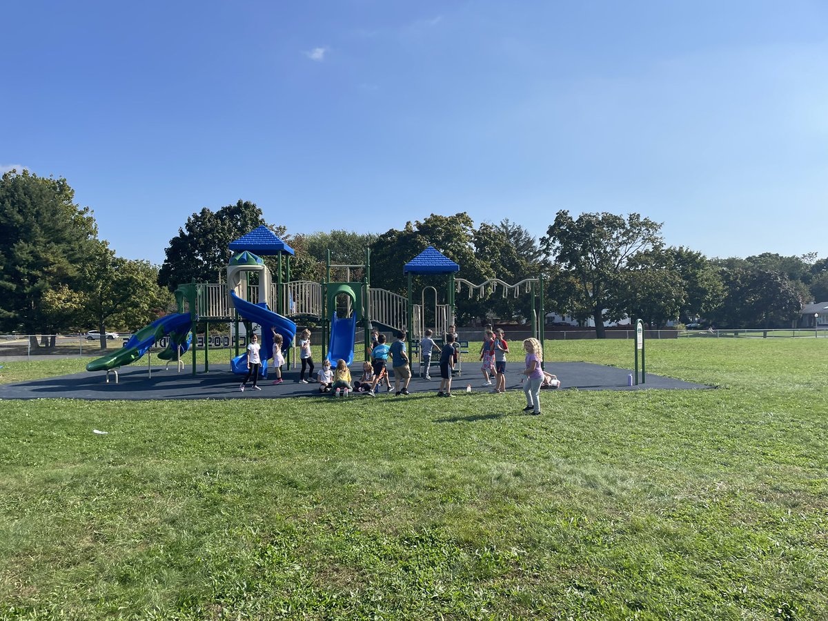 paliotta_s's tweet photo. My class loves being able to get outside after a busy day of learning.❤️ https://t.co/lrLtMwUoP0