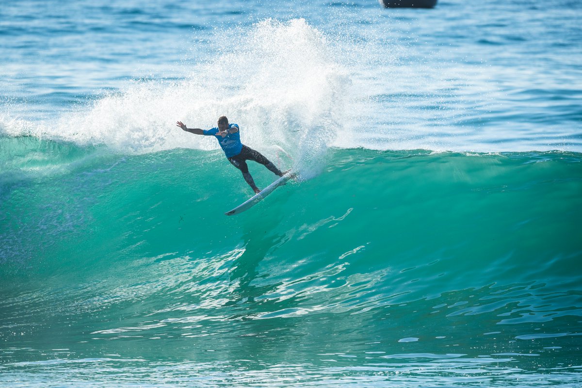 PlaneteSurf's tweet photo. Maxime Huscenot, Joan Duru et Marco Mignot filent au 2e tour du #QuikPro France, qui a enfin démarré, ce mardi, à Hossegor👉 https://t.co/nNj5ySFan7 https://t.co/SBVEmyfjva