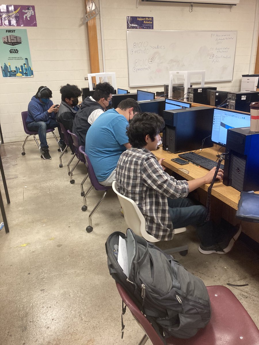 EngineeringMchi's tweet image. To be successful You must cad for success #mchirobotics @McAllenISDCTE @R0B0TROB @McHiPride