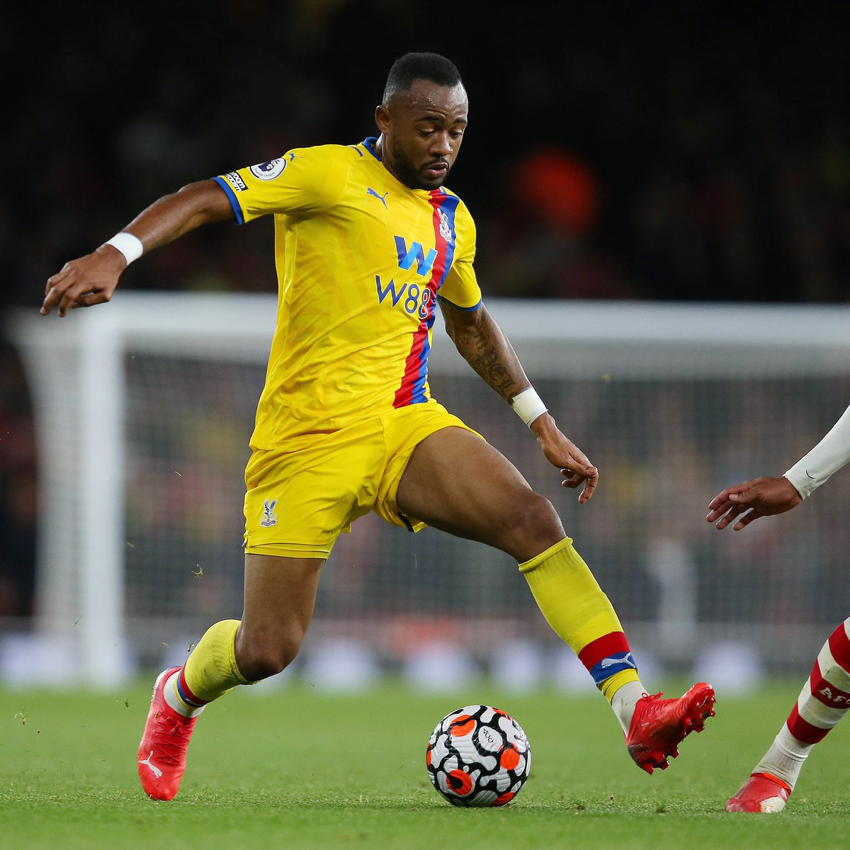 Disappointed we couldn’t get a deserved win at Arsenal but a lot of positives to take away from the game. A solid team performance & great goals by @chrisbenteke & @Oedouard22 👏🏾👏🏾 We will review & keep improving. Thanks to the fans last night - you were amazing 🙏🏾🦅🟡🔴🔵