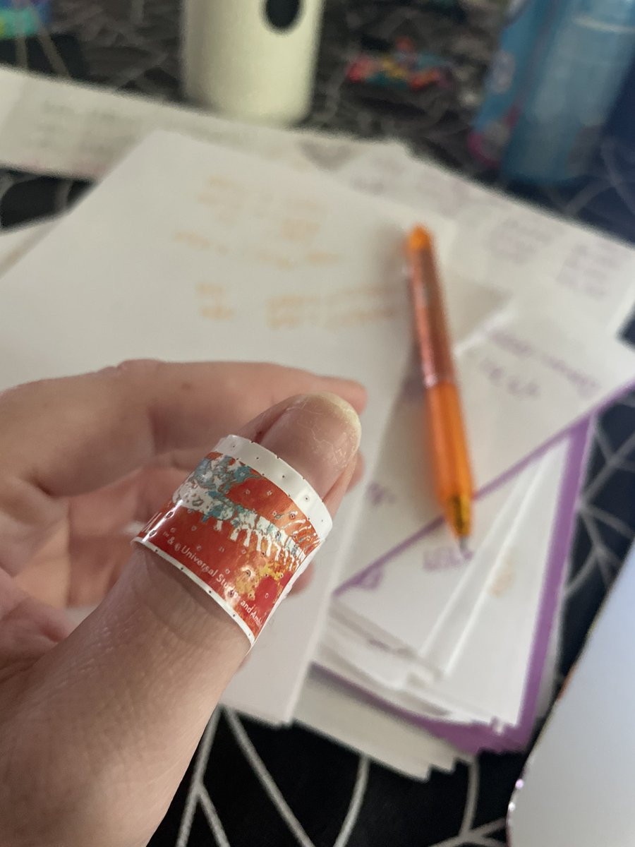 DevinRae5's tweet photo. I was today years old when I peeled an orange for the first time ever. I watched a google tutorial before and still needed a knife. She ate it and I sustained only minimal injuries. #winning #auntdevinkicksass #devininbaltimore🎃 https://t.co/BGpDBiWqii