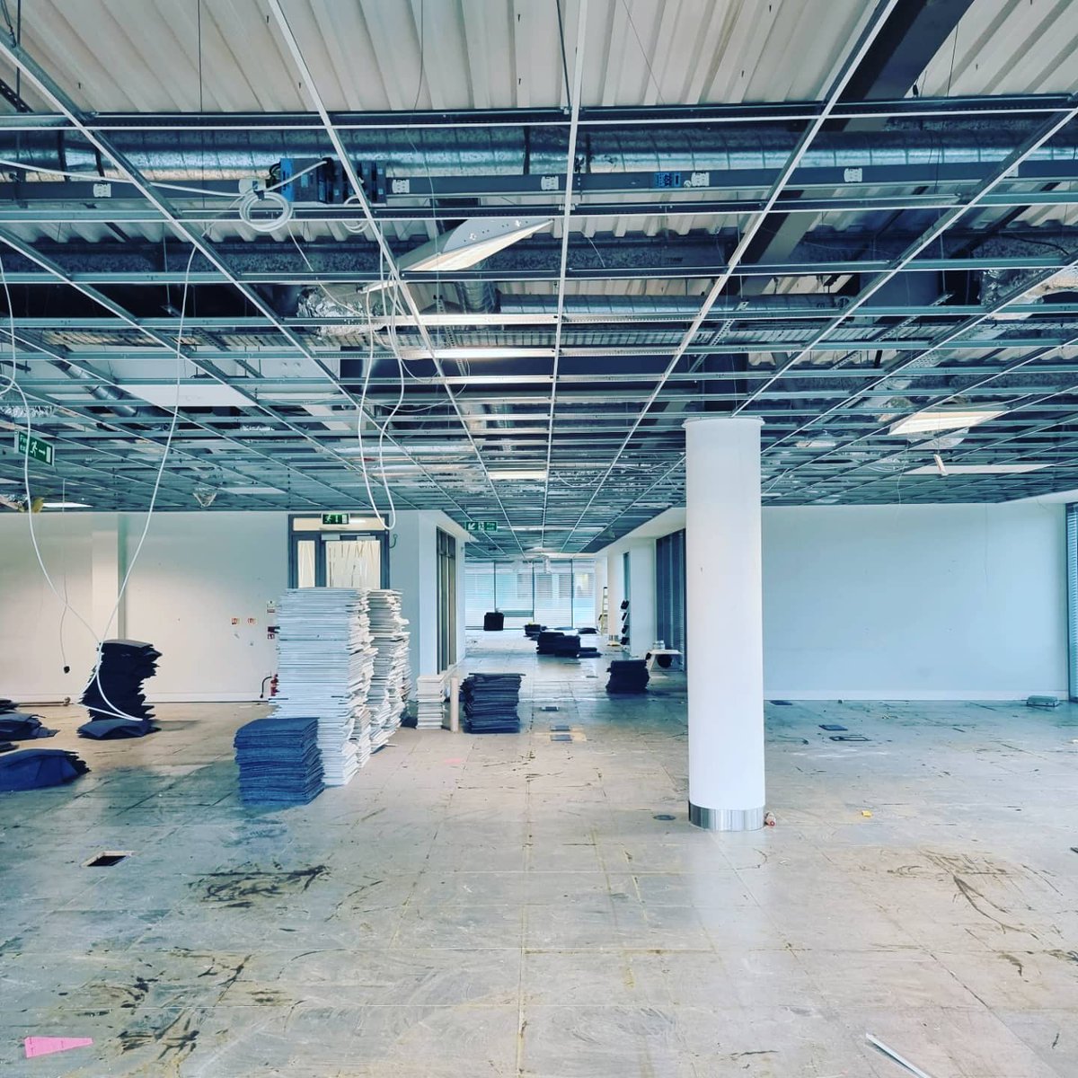 TJMProjectsLtd's tweet photo. #New #ceilings going in today #fitout #refurbishment #commercialoffice #commercialofficespace #commercialinteriors #gradeaoffice #officeinteriors #officefitout #officerefurbishment #TJMProjects #TJMTouch #Devilsinthedetail https://t.co/mVdnhf82A9