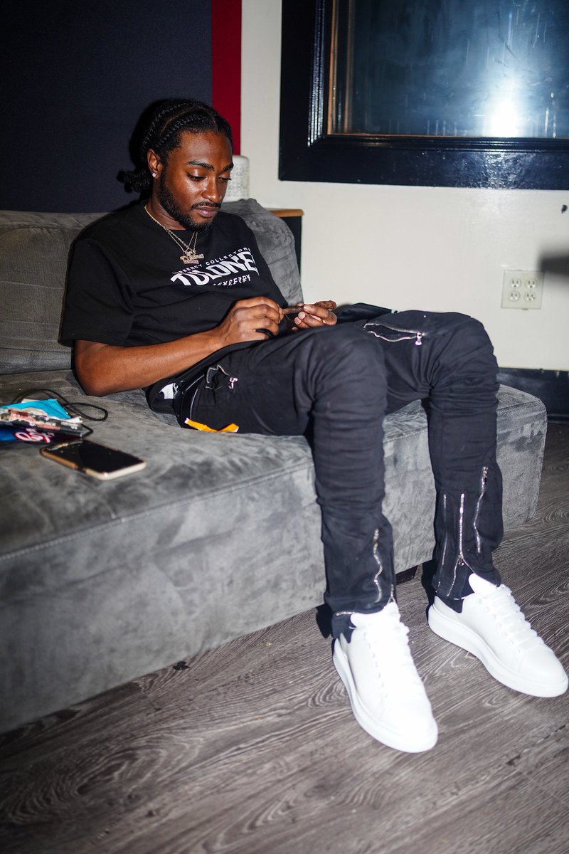 Haleigh__Alexis's tweet photo. Night Sessions @ddp_originalz @SB_Skooly @Flea954 @StreetExecsStu @StreetExecs https://t.co/kBddVSvcnx