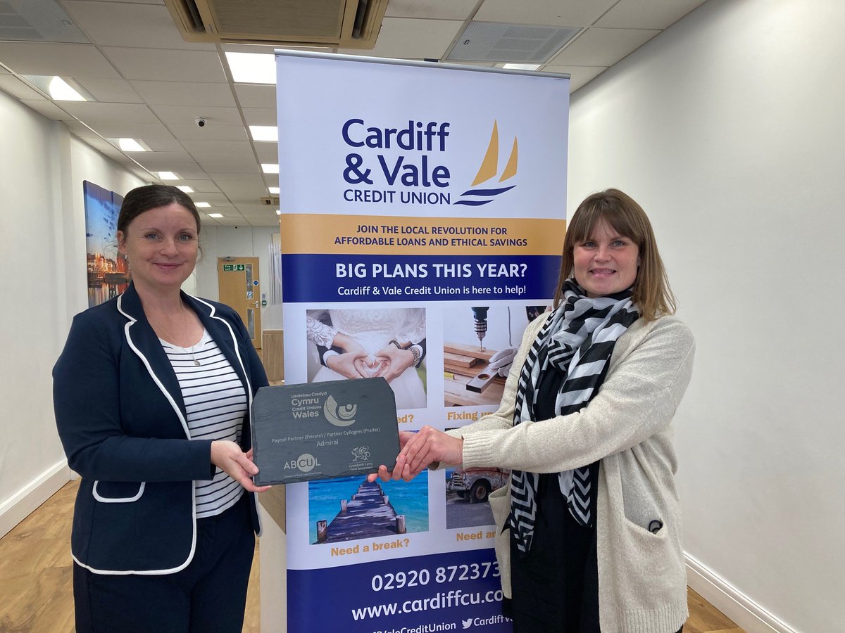 MoneyworksWales's tweet photo. Congratulations to Heather John of @AdmiralUK for this highly commended @CredUnionsWales award in recognition of her work to promote staff financial wellbeing in partnership with @CardiffValeCU👏👏👏 #icuday #creditunionawareness #financialwellbeing #moneyworks #payrollperks https://t.co/EgCTb0yCEA