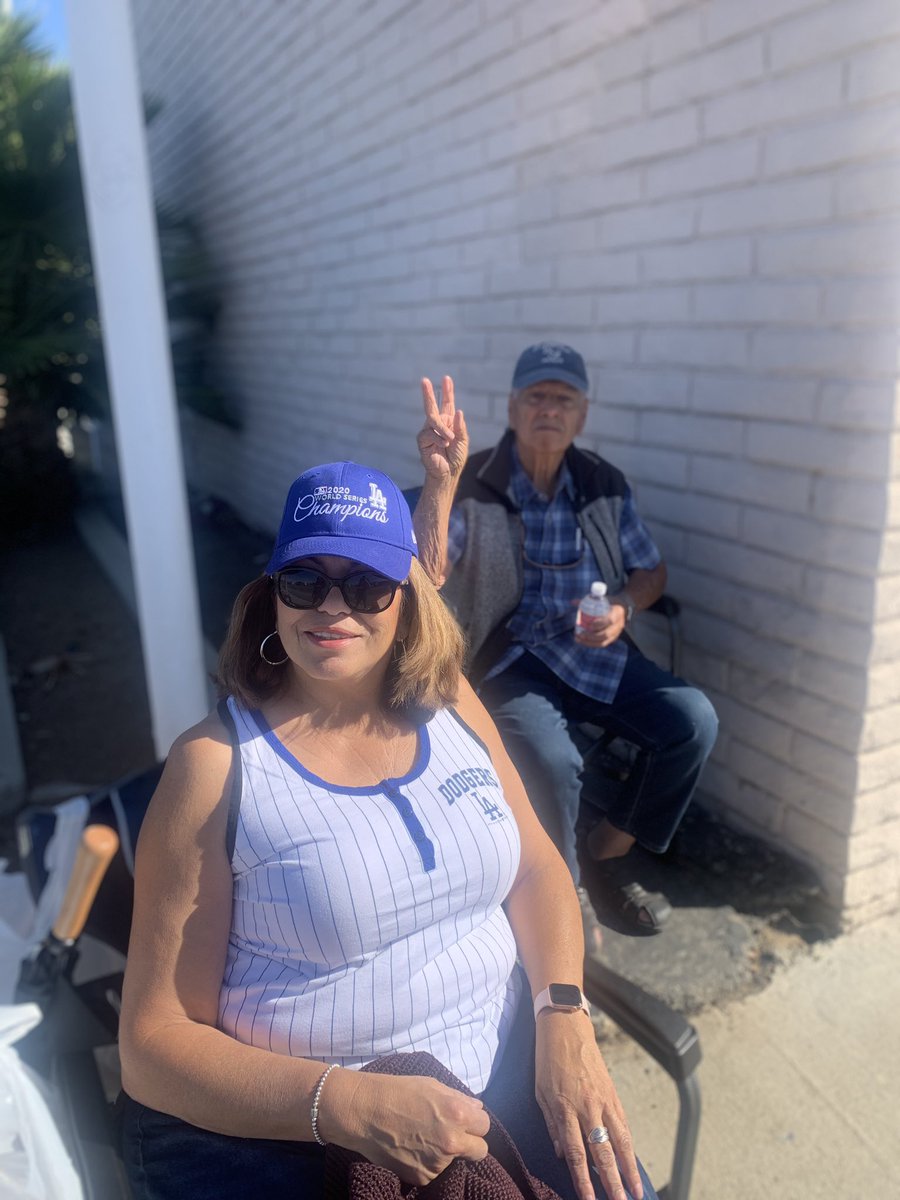 bunnyworks's tweet photo. @KTLAMorningNews #KTLADodgers  let’s go Dodgers 💙💙💙💙💙 we love LA https://t.co/d0z9BTatBh