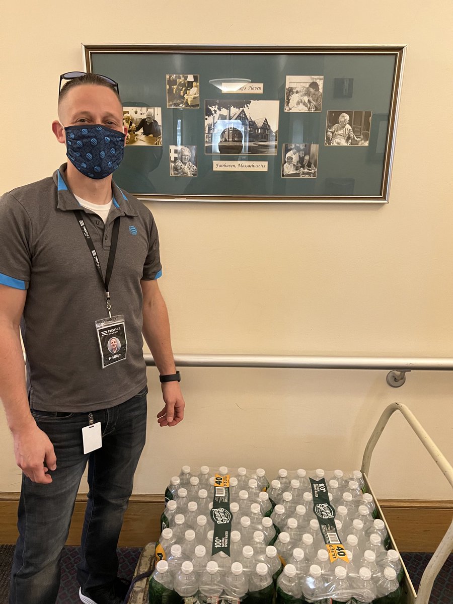 StottPhil84's tweet photo. @ChrisCamara84 @JPotter24 @keroninc North Dartmouth Store some bottled water to Our Lady Haven nursing home which has been without water. Was able to gain agreement for a table event for FirstNet and SIG! #OurNE #TeamCamara #winlocal #FirstNet #NDartmouth https://t.co/oIujGgriHo