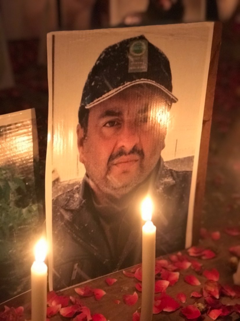 nimra_pirkani's tweet photo. بابا مَسِڑ نا زہیر کرینے نے کِن💔 https://t.co/Pefpmf0XK8
