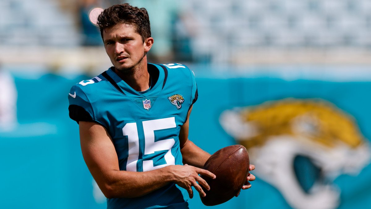 A month ago, Matthew Wright was a software engineer.

He was tweeting videos trying to make a team.

Jags signed him as a backup.

On Sunday, he drilled a 53-yarder to break their 20-game losing streak.

Now he’s got the starting job.

Stay ready ‼️